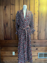 Load image into Gallery viewer, 50s Vintage Satin Paisley Print Robe
