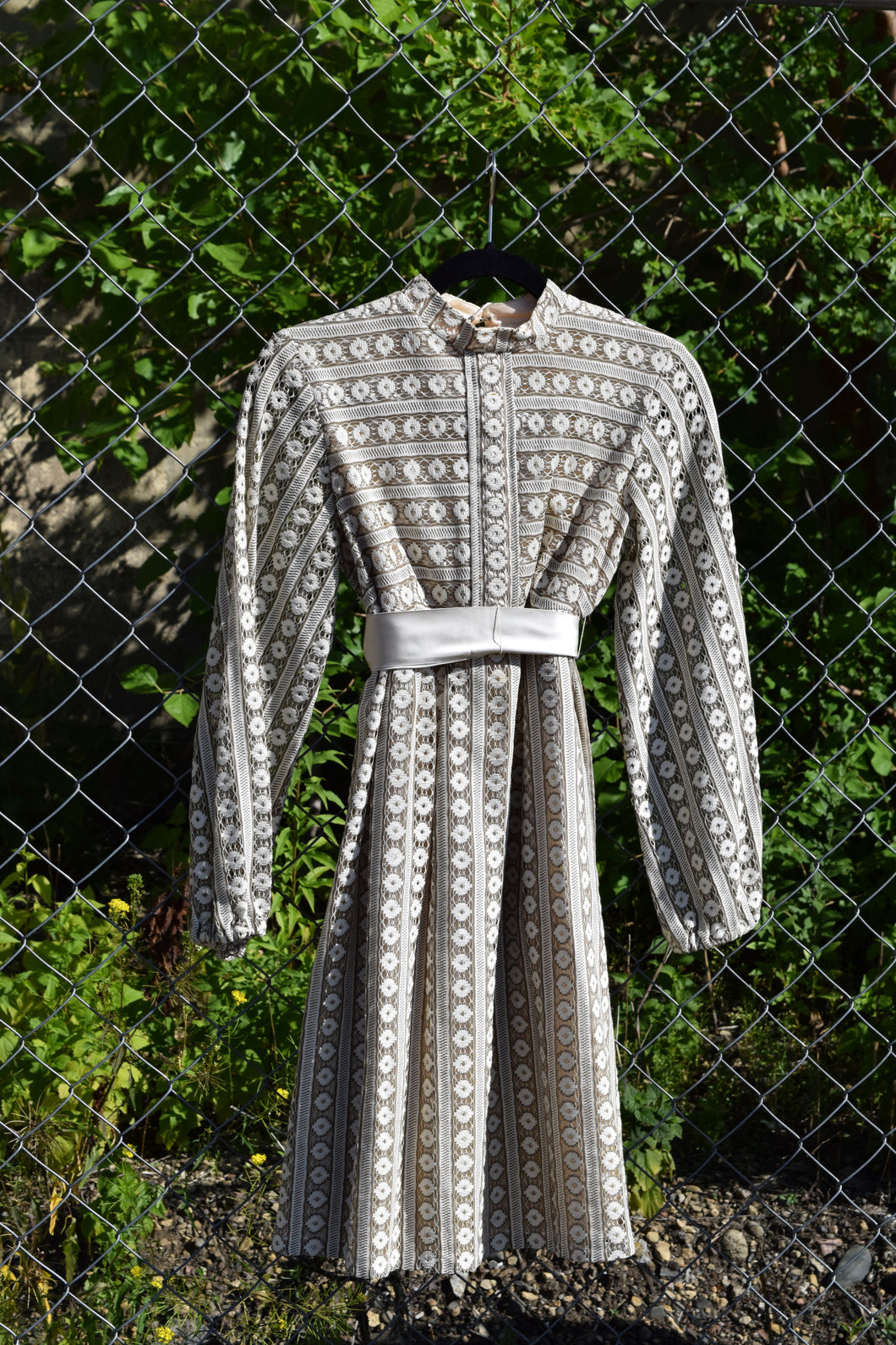 1960's Empire Waist Beige Lace Dress